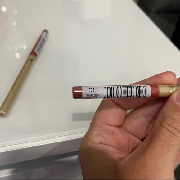 2 brand new L’Oréal Colour Riche lipliners - Picture 3 of 5